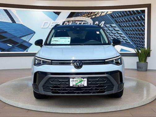Monument Gray w/Deep Black Roof 2026 Volkswagen Taos SE Black
