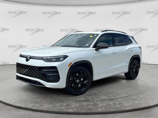 Opal White Pearl 2025 Volkswagen Tiguan 2.0T SE R-Line Black 4MOTION