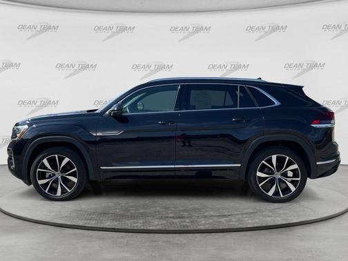 Deep Black Pearl 2025 Volkswagen Atlas Cross Sport 2.0T SEL Premium