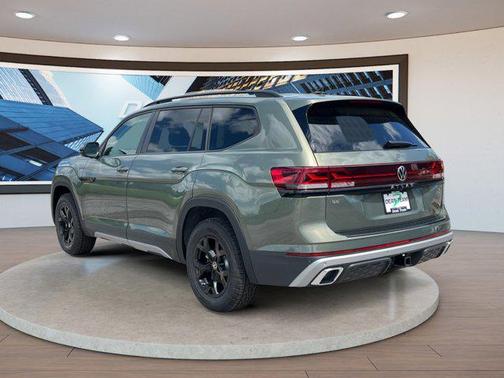 Avocado Green Pearl 2026 Volkswagen Atlas Peak Edition