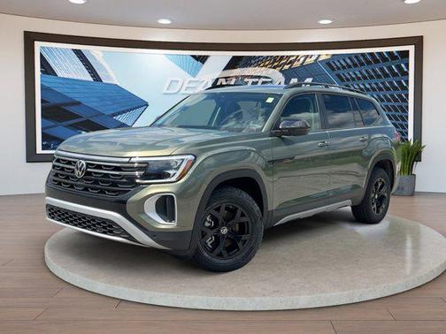 Avocado Green Pearl 2026 Volkswagen Atlas Peak Edition