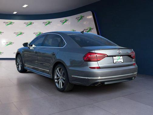 2017 Volkswagen Passat 1.8T R-Line w/Comfort