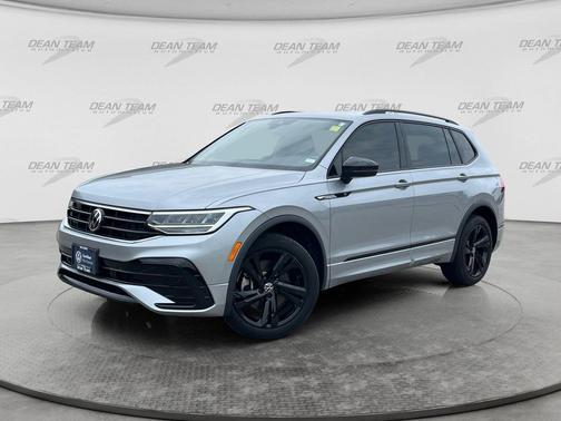 2023 Volkswagen Tiguan 2.0T SE R-Line Black