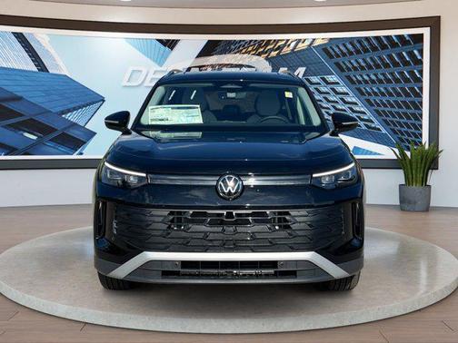 Deep Black Pearl 2026 Volkswagen Tiguan 2.0T SE 4MOTION