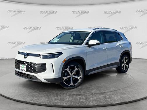 Pure White 2026 Volkswagen Tiguan 2.0T SE