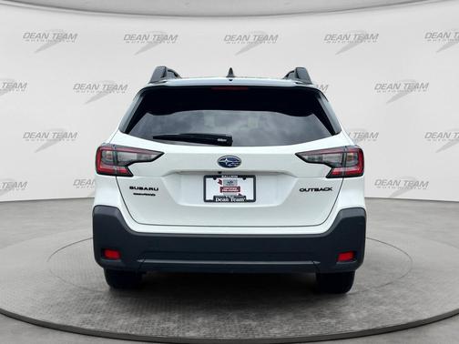Crystal White Pearl 2024 Subaru Outback Onyx Edition