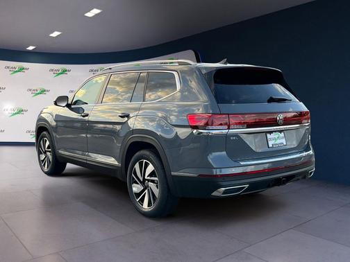 pure gray 2026 Volkswagen Atlas 2.0T SEL