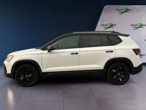 2026 Volkswagen Taos SE Black