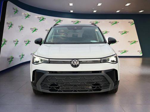 2026 Volkswagen Taos SE Black