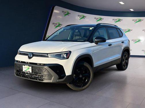 2025 Volkswagen Taos 1.5T SE Black