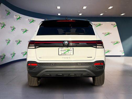 2025 Volkswagen Taos 1.5T SE Black
