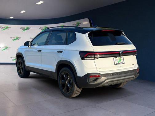 2025 Volkswagen Taos 1.5T SE Black