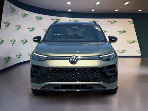 2025 Volkswagen Tiguan 2.0T SE R-Line Black 4MOTION