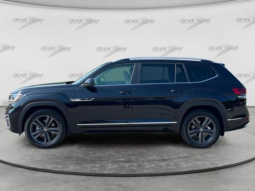 Deep Black Pearl 2022 Volkswagen Atlas 3.6L SEL