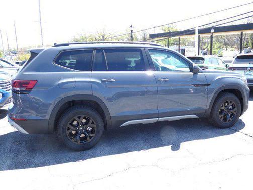 2025 Volkswagen Atlas 2.0T Peak Edition