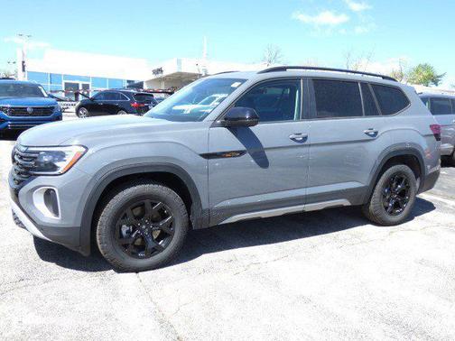 2025 Volkswagen Atlas 2.0T Peak Edition