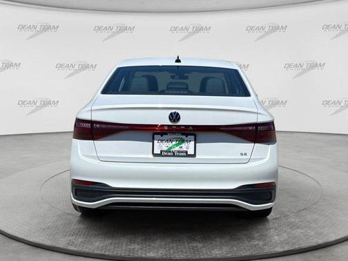 Opal White Pearl 2025 Volkswagen Jetta 1.5T SE