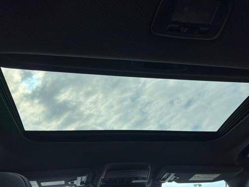 WHITE PEARL 2026 Subaru Outback Limited