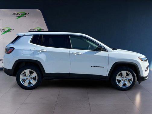 Bright White Clearcoat 2022 Jeep Compass Latitude