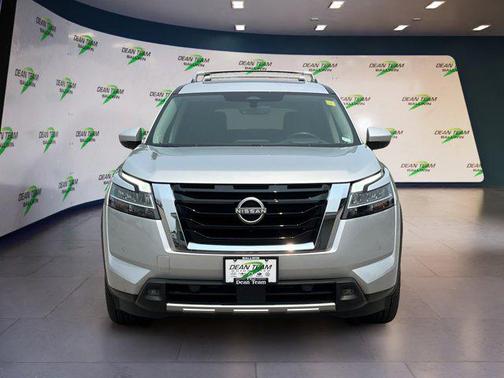2023 Nissan Pathfinder Platinum 4WD