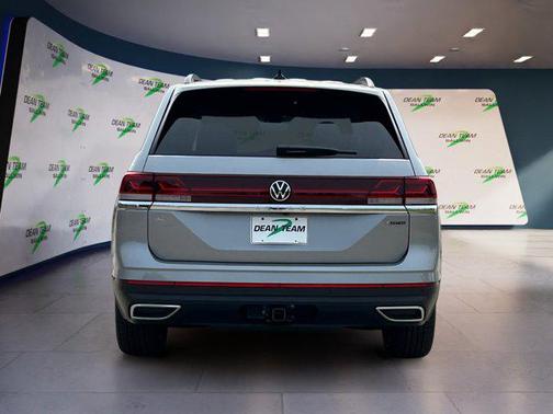 2025 Volkswagen Atlas 2.0T SE w/Technology 4MOTION