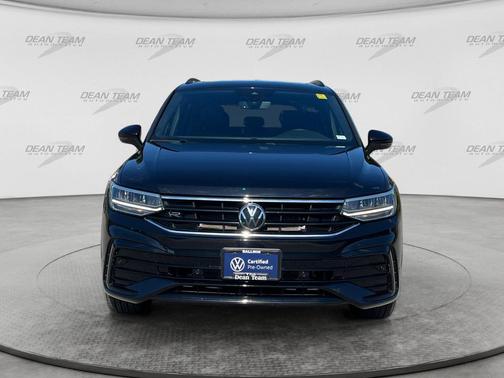 Black Pearl 2024 Volkswagen Tiguan 2.0T SE R-Line Black 4MOTION