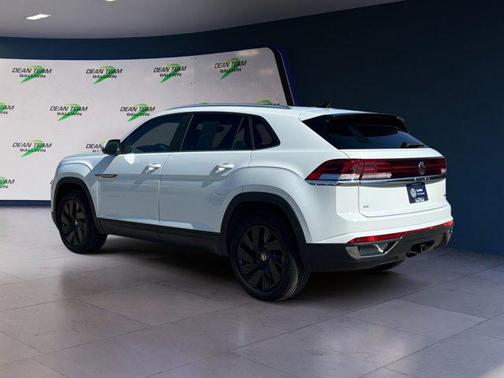 2024 Volkswagen Atlas Cross Sport 2.0T SE w/Technology 4MOTION