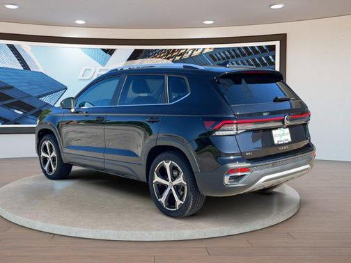 Deep Black Pearl 2026 Volkswagen Taos SEL