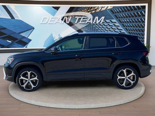 Deep Black Pearl 2026 Volkswagen Taos SEL