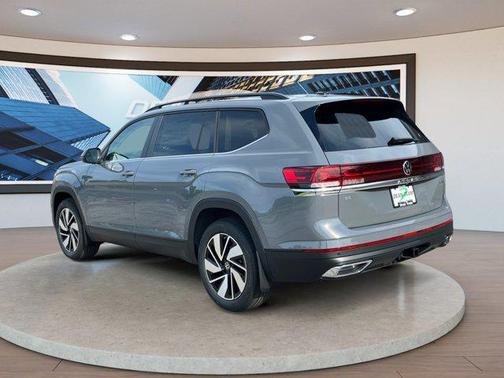 Pure Gray 2026 Volkswagen Atlas 2.0T SE w/Technology 4MOTION