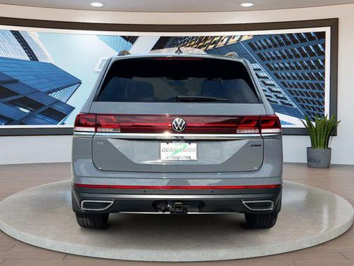 Pure Gray 2026 Volkswagen Atlas 2.0T SE w/Technology 4MOTION