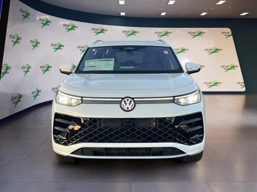 2026 Volkswagen Tiguan 2.0T SEL R-Line 4MOTION