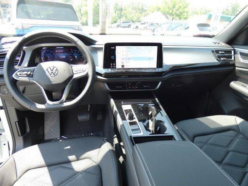 2025 Volkswagen Atlas Cross Sport 2.0T SE w/Technology 4MOTION