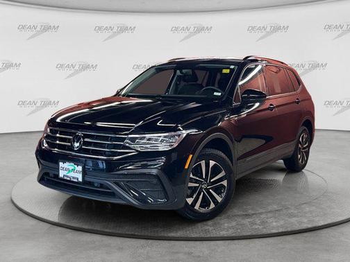 Deep Black Pearl 2022 Volkswagen Tiguan 2.0T S