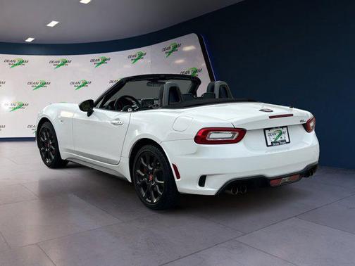 2018 FIAT 124 Spider Base