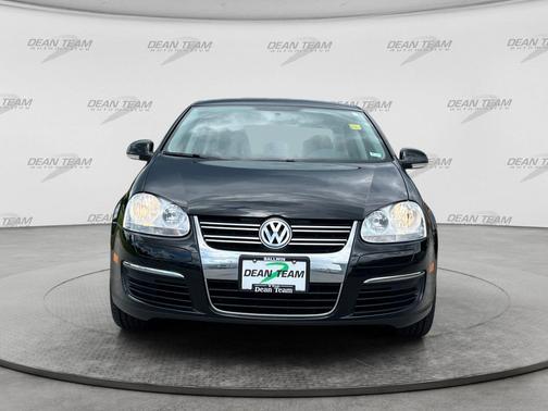 Deep Black Pearl 2010 Volkswagen Jetta S
