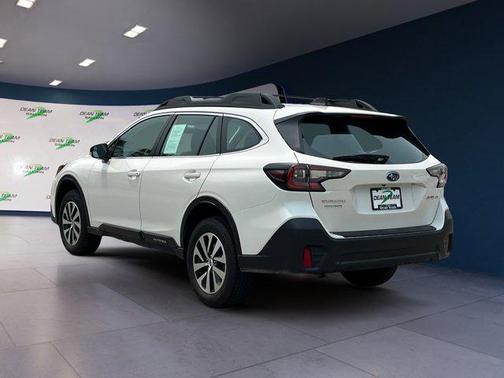 2022 Subaru Outback Base