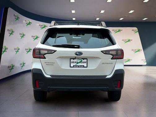 2022 Subaru Outback Base