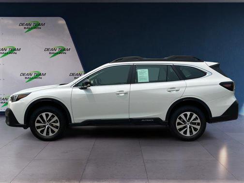 2022 Subaru Outback Base