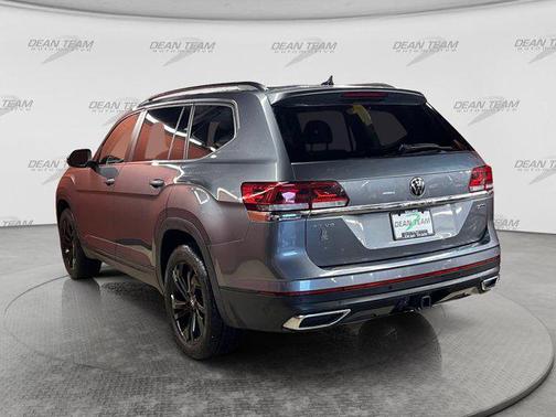 Platinum Gray Metallic 2022 Volkswagen Atlas 3.6L SE w/Technology