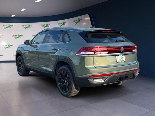 avocado green pearl 2026 Volkswagen Atlas Cross Sport 2.0T SE w/Technology 4MOTION