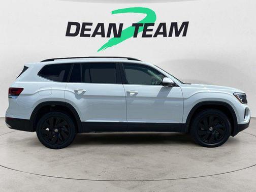 2025 Volkswagen Atlas 2.0T SE w/Technology 4MOTION