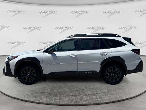 Crystal White Pearl 2023 Subaru Outback Onyx Edition XT