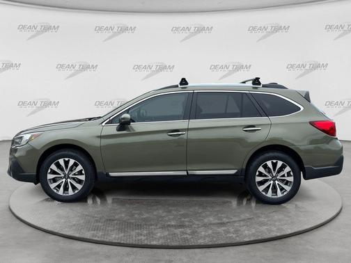 Wilderness Green Metallic 2019 Subaru Outback 3.6R Touring