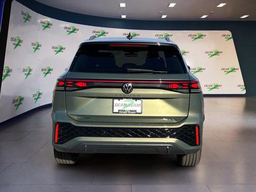 2026 Volkswagen Tiguan 2.0T SEL R-Line 4MOTION