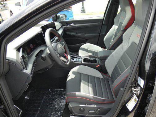 2025 Volkswagen Golf GTI 2.0T SE DSG