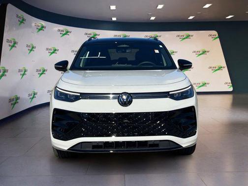 2026 Volkswagen Tiguan 2.0T SE R-Line Black 4MOTION