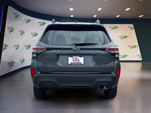 2025 Subaru Forester Base