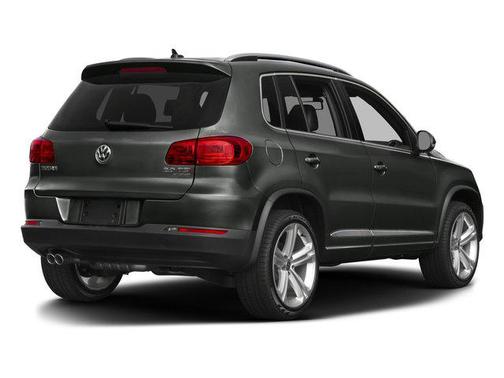 Deep Black Pearl 2016 Volkswagen Tiguan SE