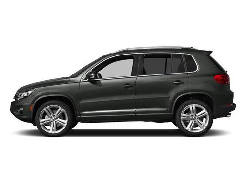 Deep Black Pearl 2016 Volkswagen Tiguan SE